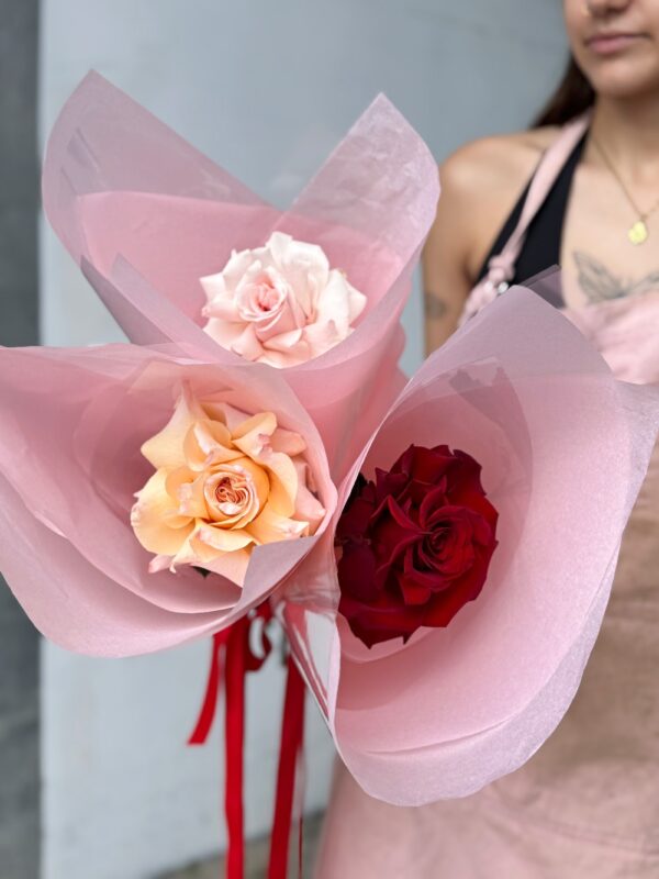 Single premium rose stem with foliage, beautifully wrapped – available for same-day delivery across Melbourne