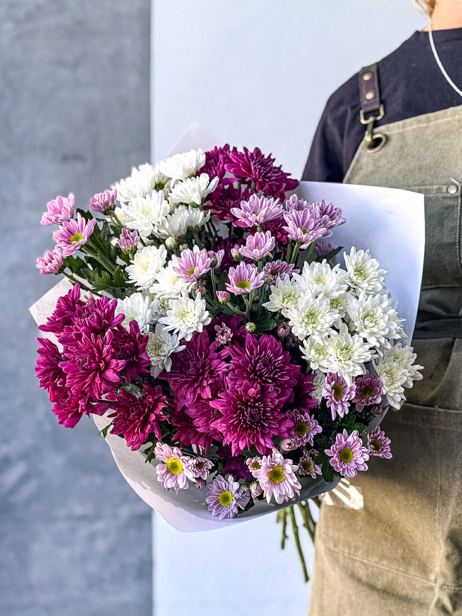 Mum’s Chrysanthemum Posy - Image 4