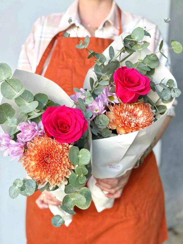 🌸 NEW THIS WEEK 🌸

Big petals. Bright moods. Fresh AF.
We’ve just dropped a bunch of brand new blooms in the shop - and they’re ready to turn heads 💁‍♀️🌷

Whether you’re in Brisbane or Melbourne, our same-day delivery magic is ready to roll. Order before our cut-off and your flowers will be on the move faster than your morning coffee ☕🚚

📦 Limited bunches
⚡️ Same-day delivery
🎉 100% joy guaranteed

➡️ Hit the link in bio to shop the latest drops. They won’t hang around 💨

#floristbrisbane #melbourneflorist #samedayflowers #freshflowersdaily #newblooms #flowerdelivery #pocoposy